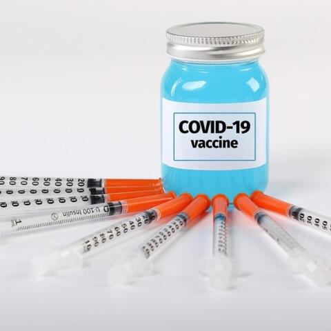 2022 06 01 Bijna twee miljoen vaccins prullenbak Cropped